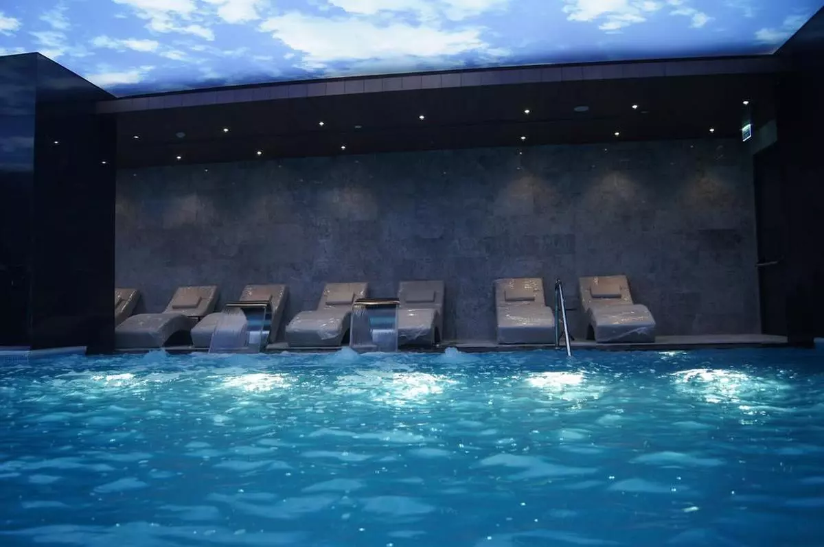 The Craton Hotel indoor pool (Copy).jpg